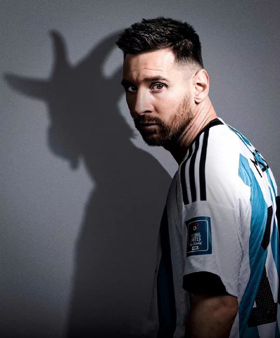 Messi se recusa a cortar salário para renovar contrato